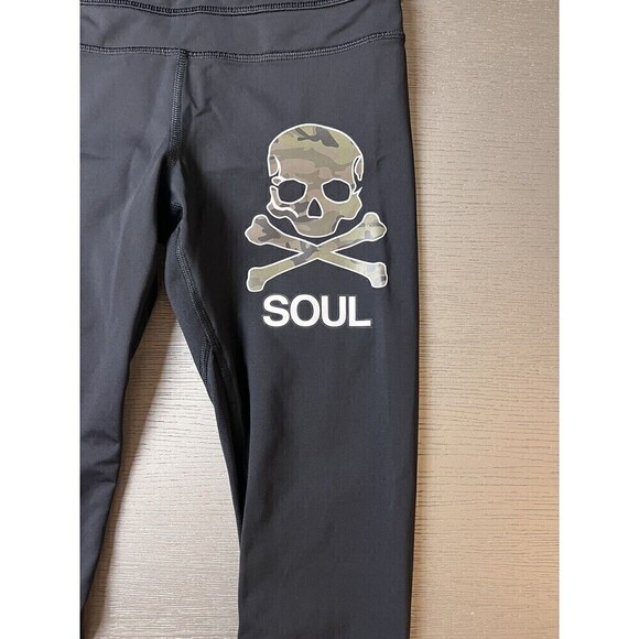 LULULEMON x SOULCYCLE Run Inspire Crop Pants Black Green Camo Skull Size 4 EUC - Picture 2 of 7